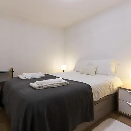 Wal Apartments- 3 Bedrooms With Parking Space Apartman Lisboa