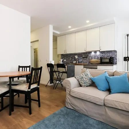 Wal Apartments- 3 Bedrooms With Parking Space